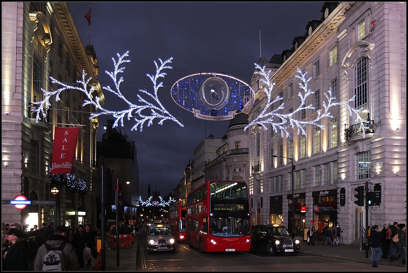 Weihnachtsbeleuchtung am Piccadilly Circus 
