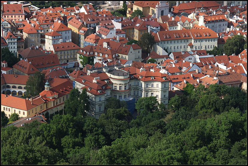 Geschichtstrchtige deutsche Botschaft   