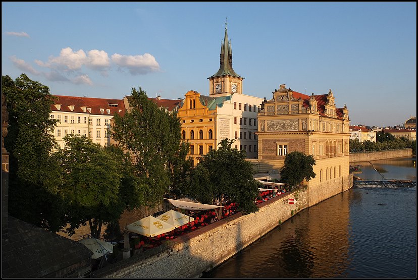Smetana Haus mit tollem Biergarten  