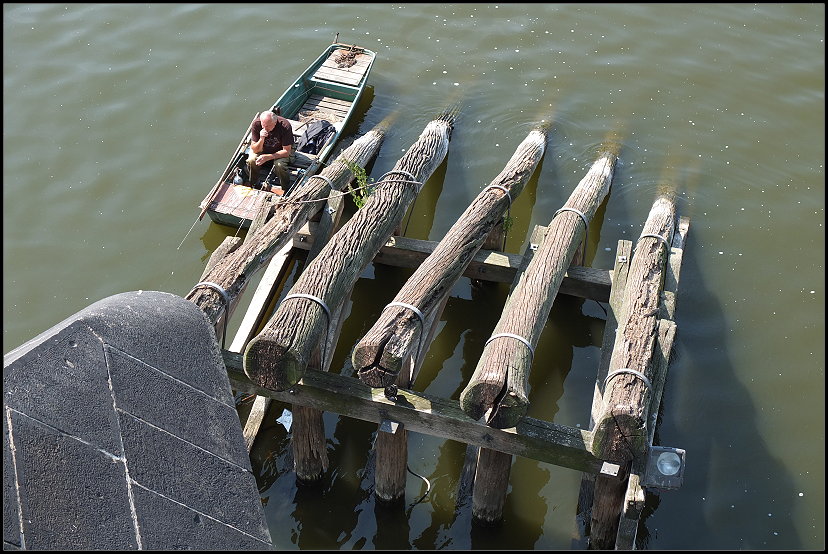 Angler unter der Karlsbrcke  