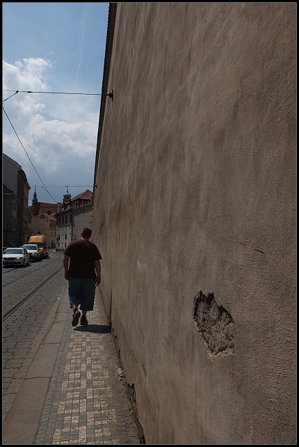 Immer entlang der Mauer... Immer entlang der Mauer...