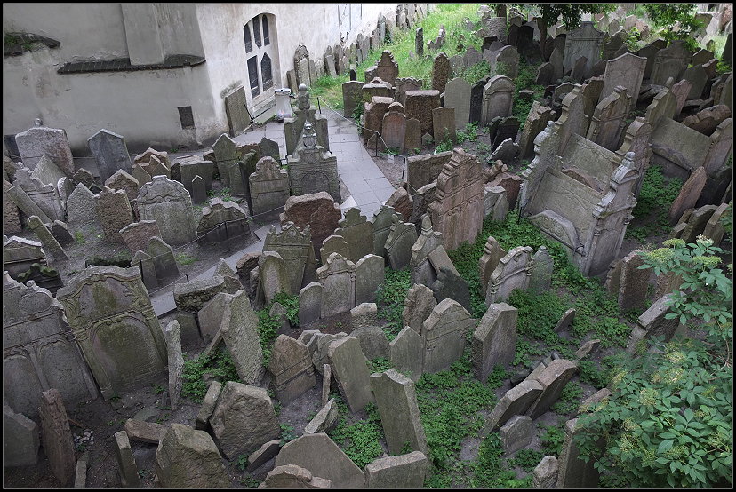 Ein Blick von oben auf den jdischen Friedhof 