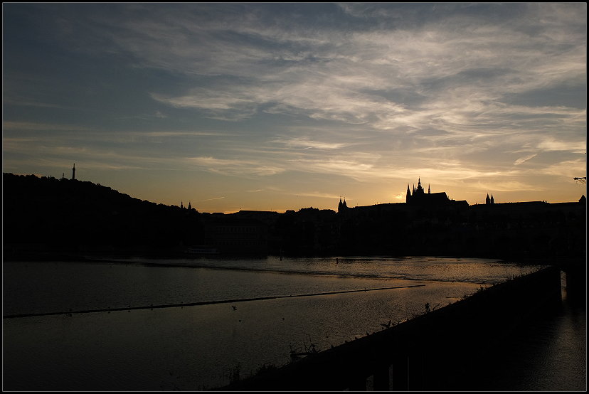 Sonnenuntergang hinter dem Veitsdom  