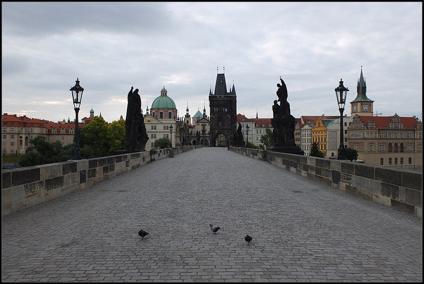 Die Karlsbrcke fast menschenleer  