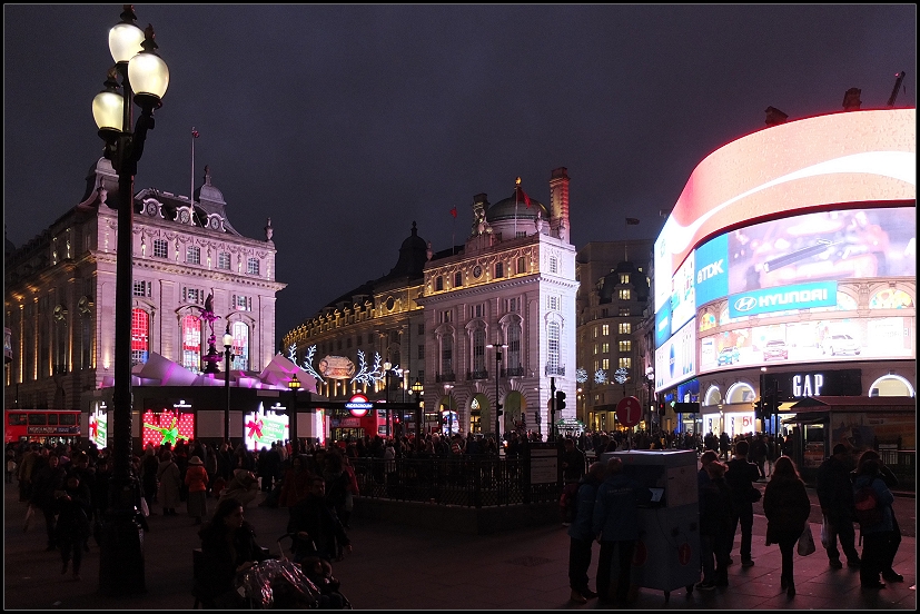Piccadilly Circus 