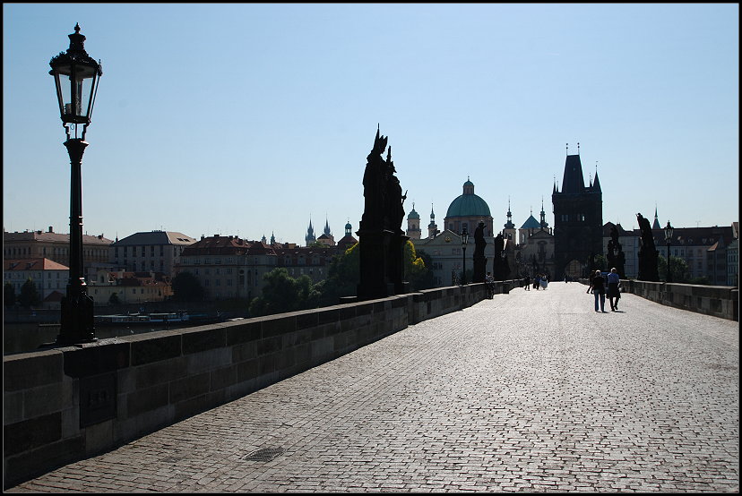 Karlsbrcke in der Morgensonne 