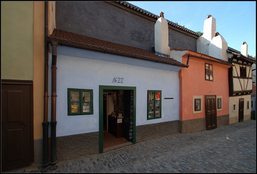 Im Haus Nr. 22 hat Franz Kafka kurze Zeit gewohnt  